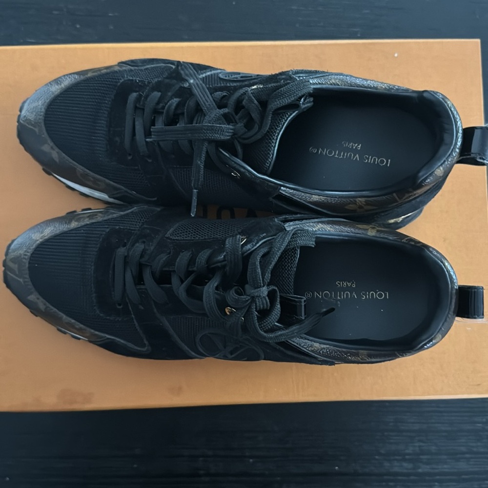 Louis Vuitton Trainers - Picture 4 of 4
